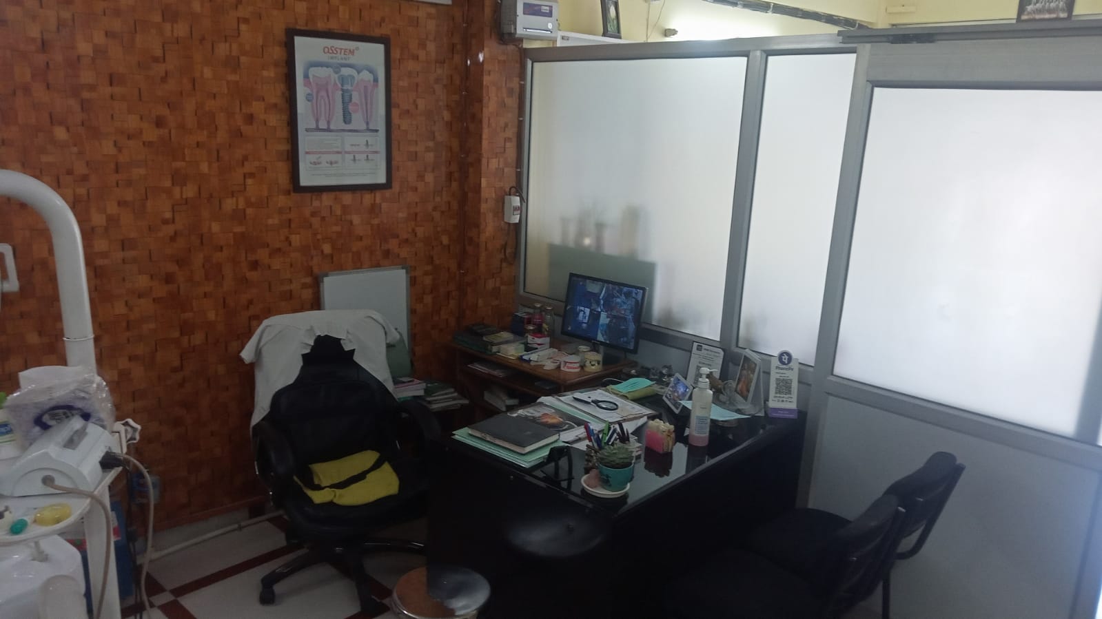 Dangwal Dental Clinic Interior