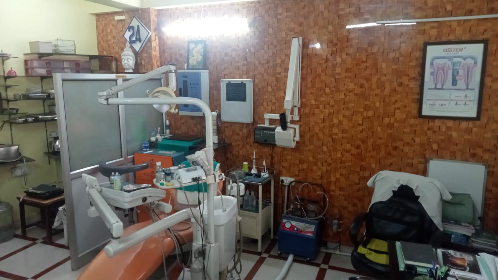 Dangwal Dental Clinic Interior
